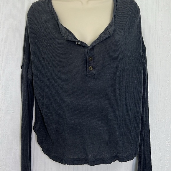 Urban Outfitters - Navy Thermal Half Button Boxy Crop Long Sleeve Top Size Med - Picture 3 of 11